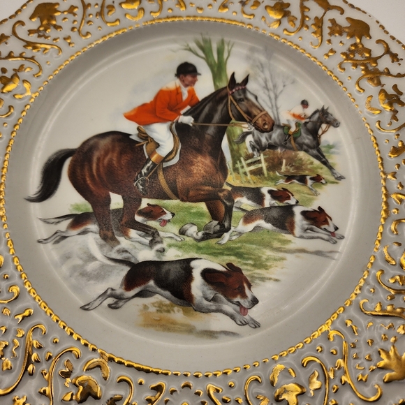 Vintage Fox Hunt Decorative Plate With Gold Detail - Picture 3 of 6
